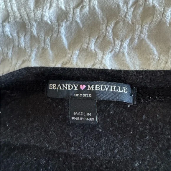 Brandy Melville soft long sleeve top - Picture 3 of 3